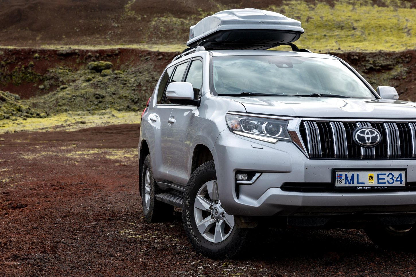Image of a 4x4 vehicle on an F-Road in Iceland