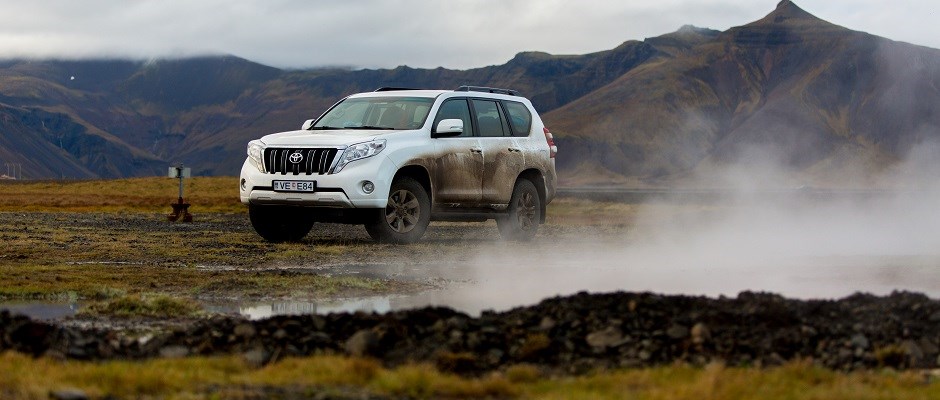 Driving In Iceland – Your Ultimate Guide to Renting a Car