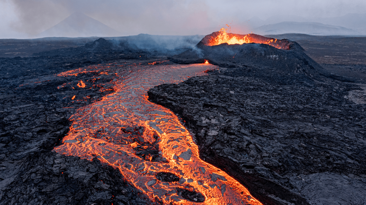 Shot of the lava flow of the Litli-Hrútur volcanic eruption in 2023.
