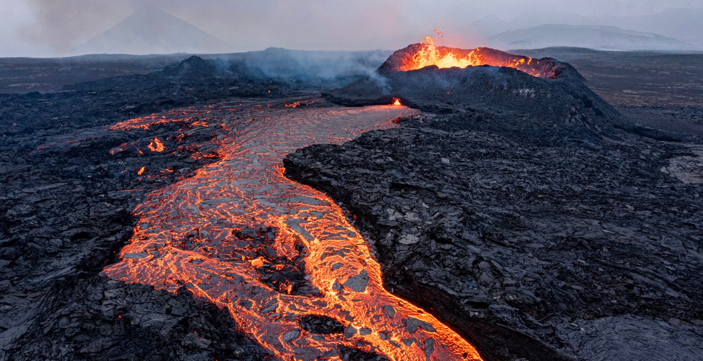 Shot of the lava flow of the Litli-Hrútur volcanic eruption in 2023.