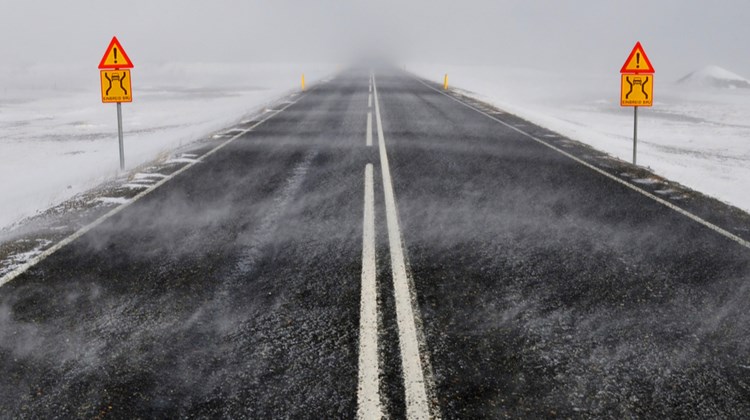 Driving in Icelandic Wind: How to Stay Safe and Avoid Damage Costs