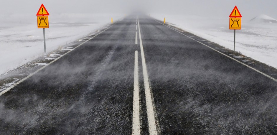 Driving in Icelandic Wind: How to Stay Safe and Avoid Damage Costs