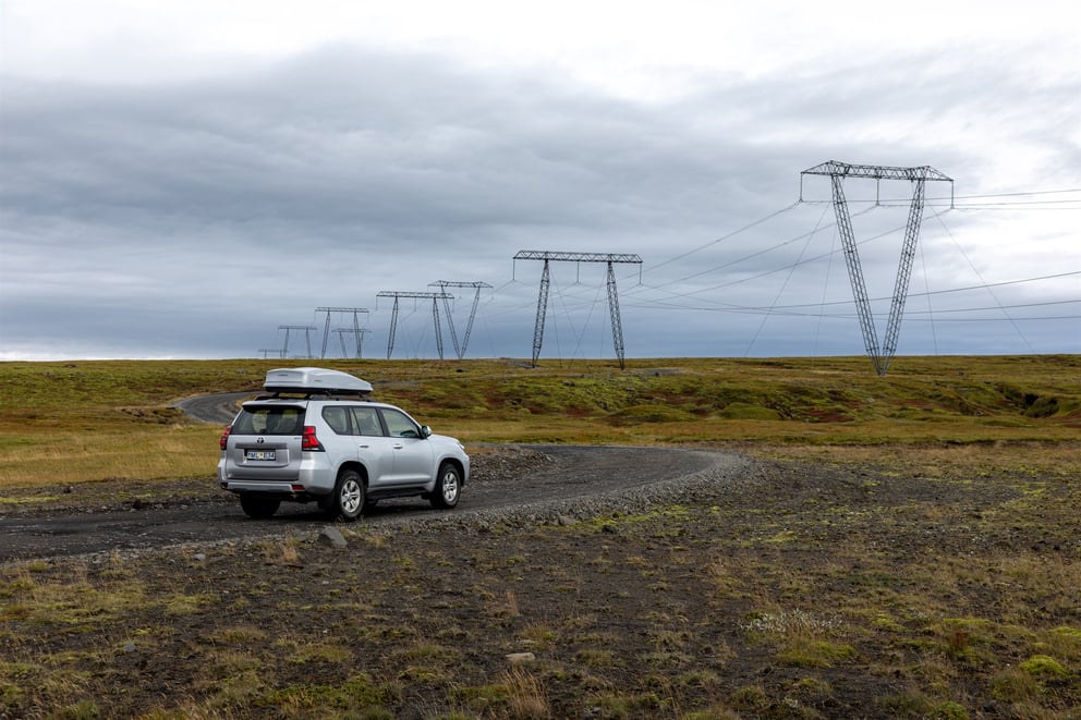 Image of a 4x4 rental, Land Cruiser, driving on an F-Road