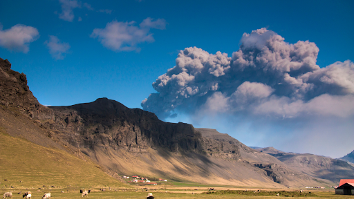 The infamous Eyjafjallajökull or E15 volcano eruption.