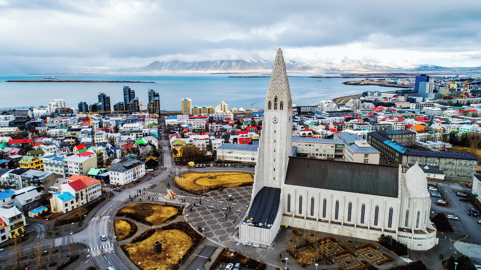 Hallgrimskirkja with surrounding Reykjavík buildings.