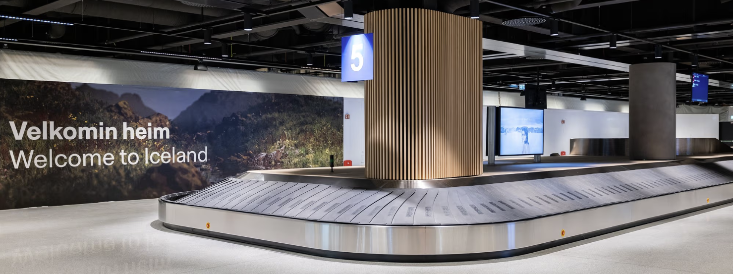 Image of the insideo of the baggage claim area in Kef Airport