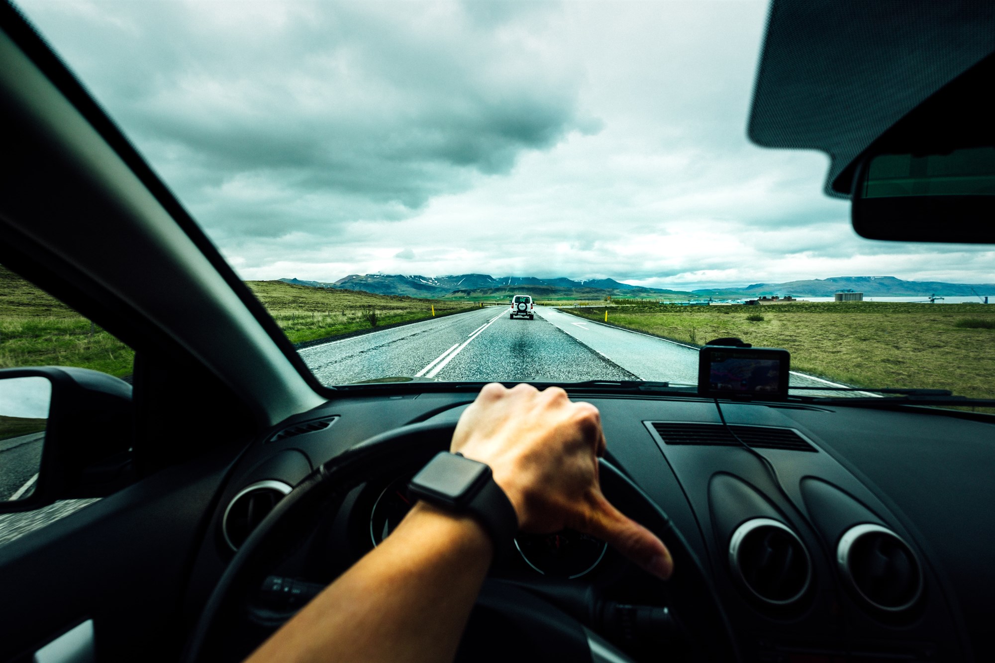 Driving etiquette on Iceland roads